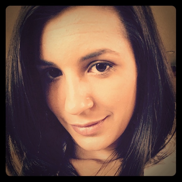 Meet your Posher, Breeanna - Picture 1 of 1