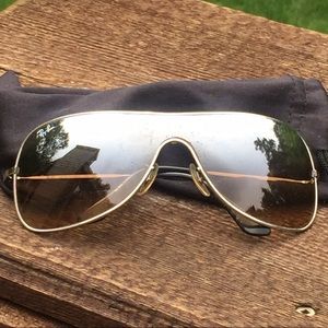 Ray ban aviator style sunglasses