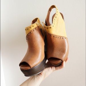 Lucky Brand Platform sandals 6