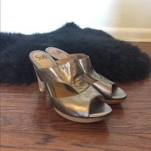 Söft brand, heeled, leather sandal!