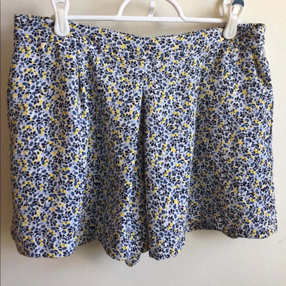Gap flutter shorts