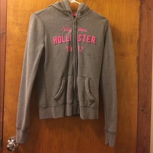 grey hollister zip up hoodie