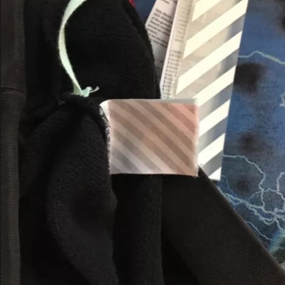 OFF---WHITE HOODIE - Picture 6 of 7