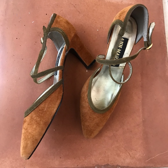 Ann Marino Tobacco Brown Leather Heels - Picture 2 of 8