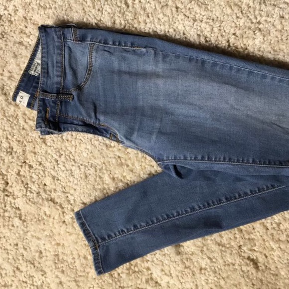 PACSUN MID RISE JEGGING WITH RIPS - Picture 2 of 3