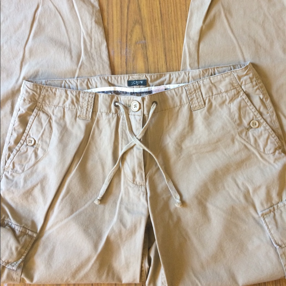 Khaki pants with side pocket