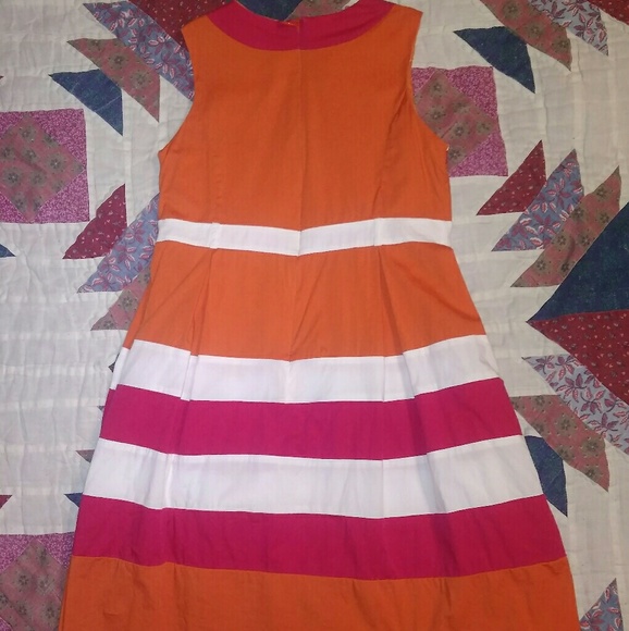 Girls dress - Picture 2 of 3