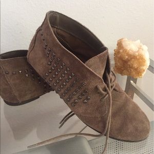 Brown Jessica Simpson booties !
