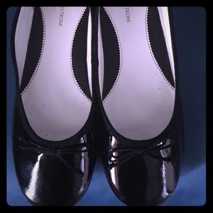 Nordstrom girls worn 2 times only 5.5 size