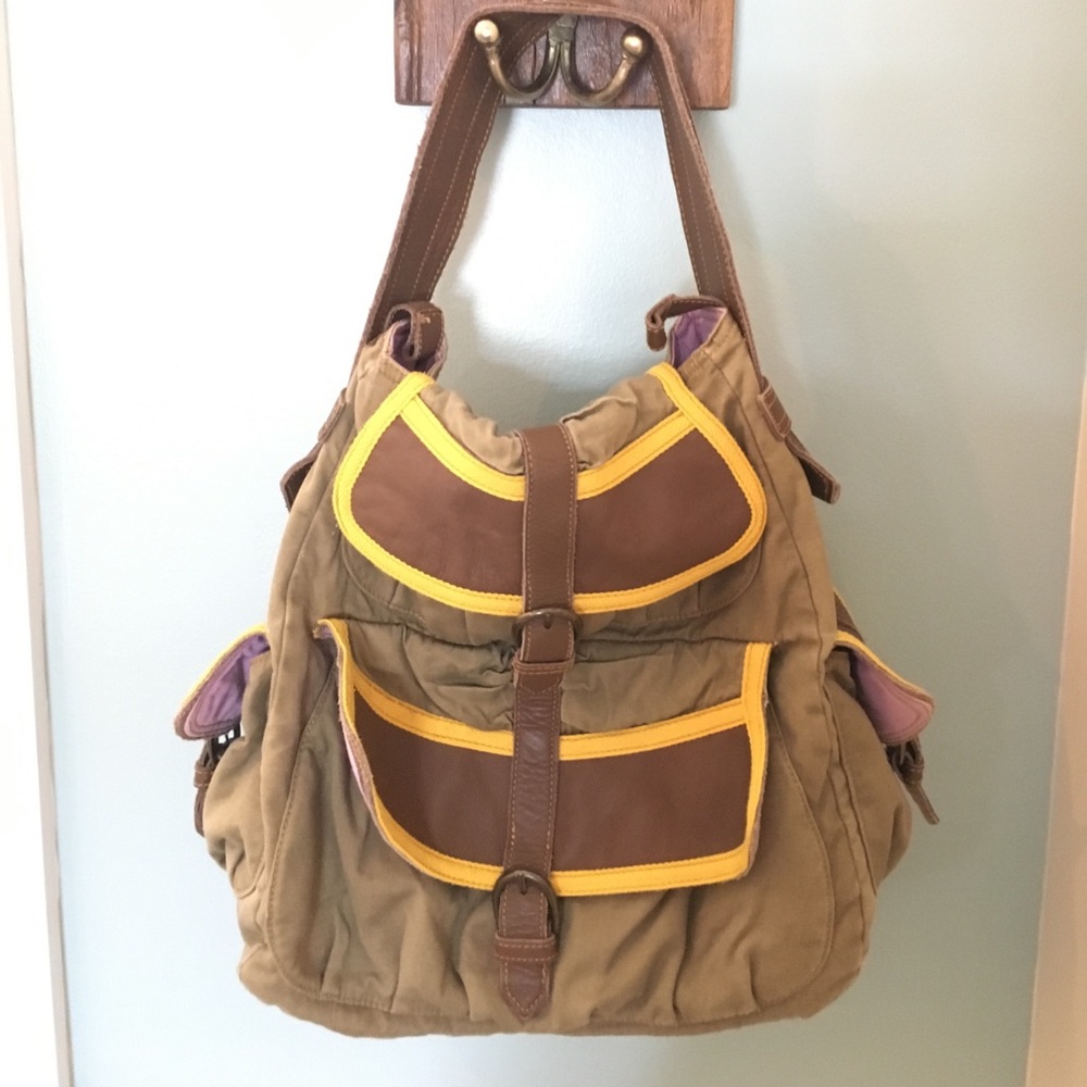 Gap tote