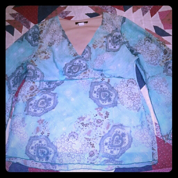 Women's shirt - Picture 1 of 4