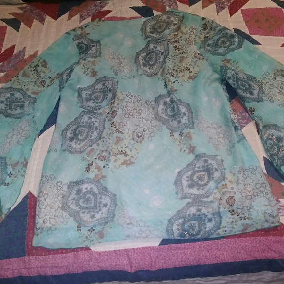 Women's shirt - Picture 2 of 4