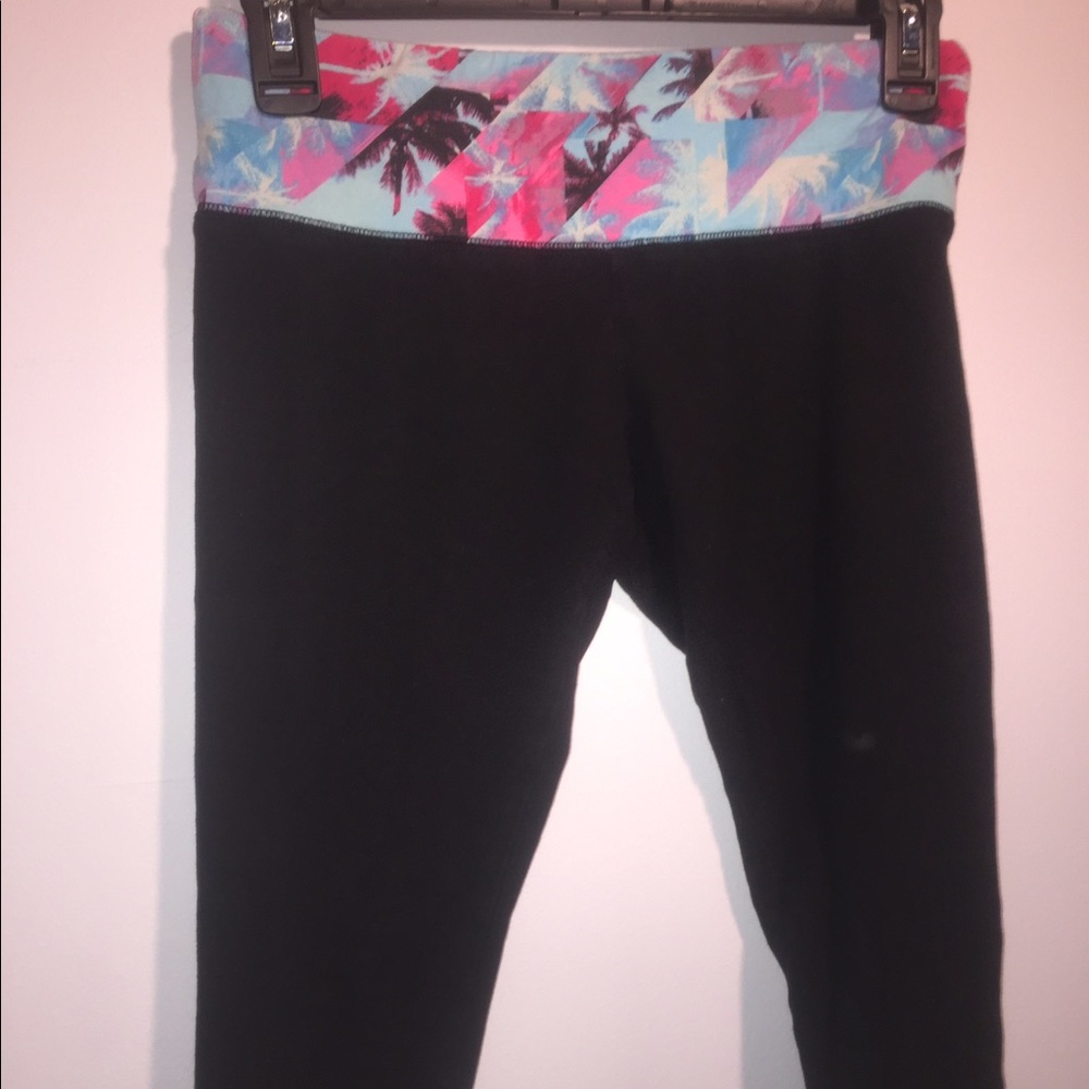 Capri printed waistband leggings
