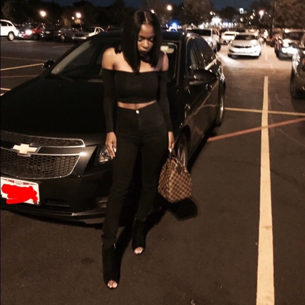 Meet your Posher, Zahkeya