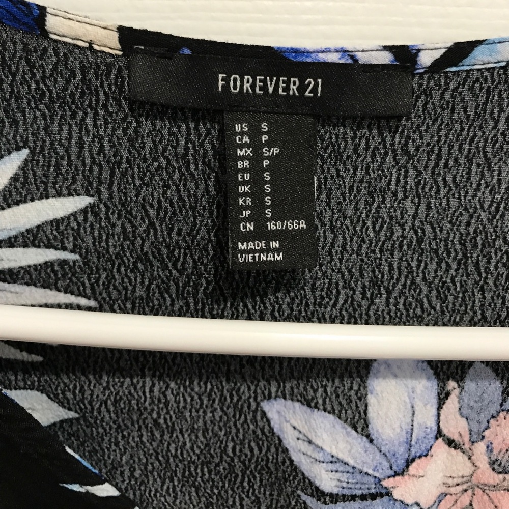 Forever 21 - Picture 3 of 4