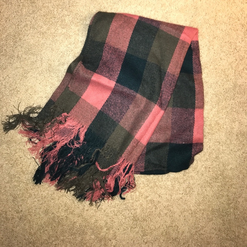Plaid scarf