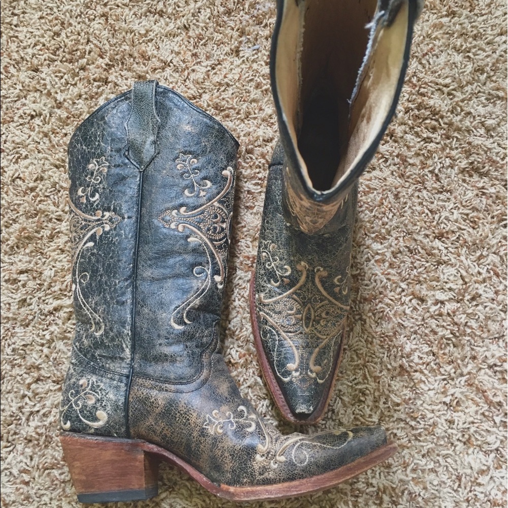 Women's Snip Toe, Distressed Cowgirl Boots