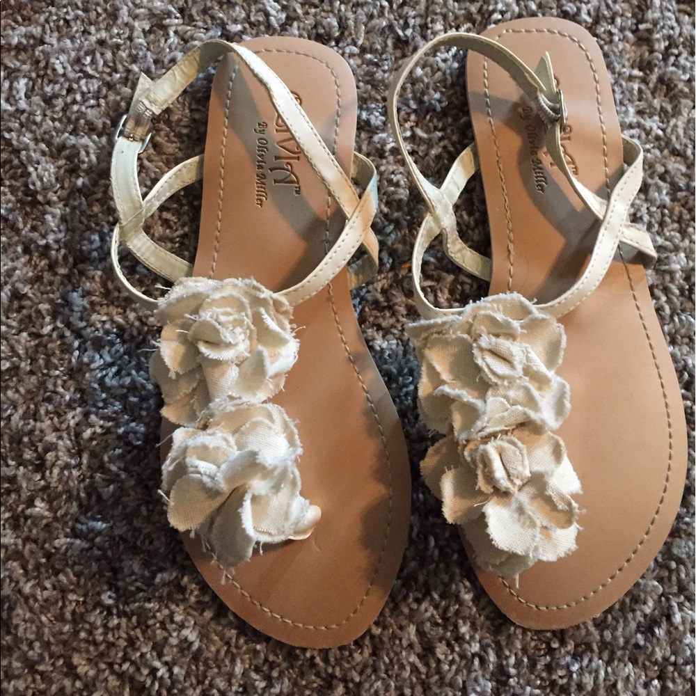 Olivia Miller sandals size 8