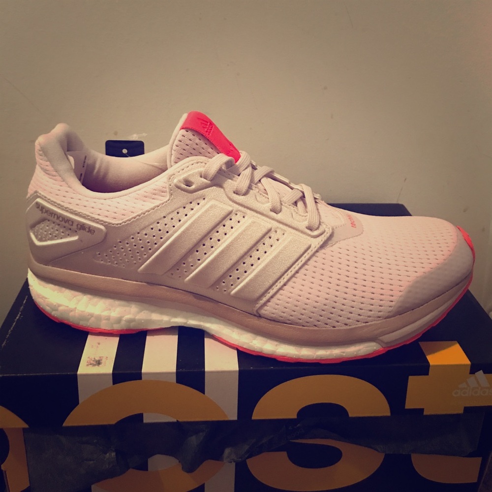 ⭐️SALE⭐️ Adidas women's running shoe size 9.5