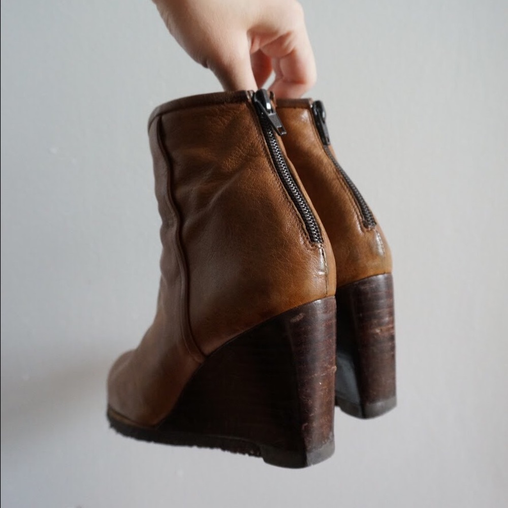 Stuart Weitzman 6 booties