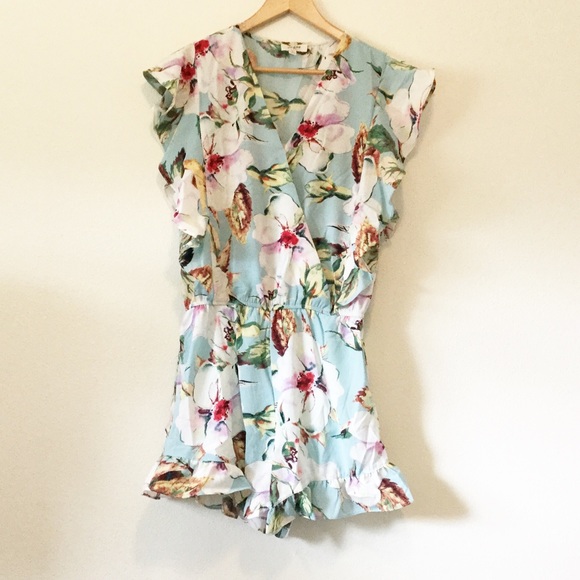 Floral V Neck Romper in Sky - Picture 4 of 7