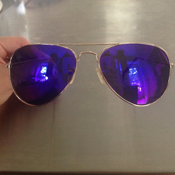 Aviators - Picture 2 of 4