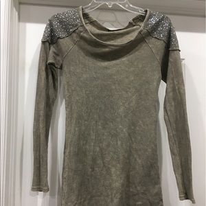 Long sleeve stud tee
