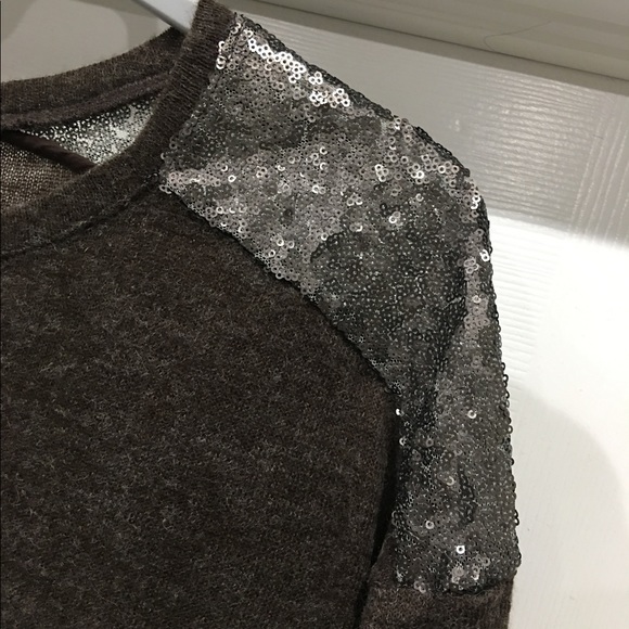 Sweater rhinestone tee - Picture 2 of 2