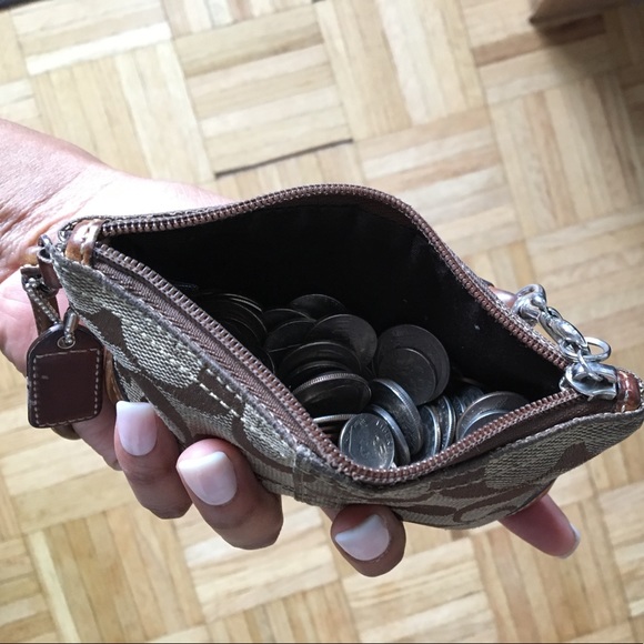 ✨Authentic Coach Wristlet - Picture 4 of 5