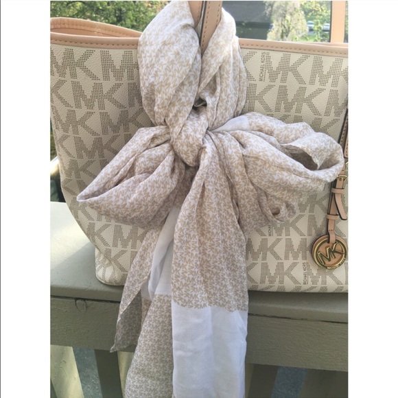 NWT Michael Kors MK logo scarf - Picture 2 of 5