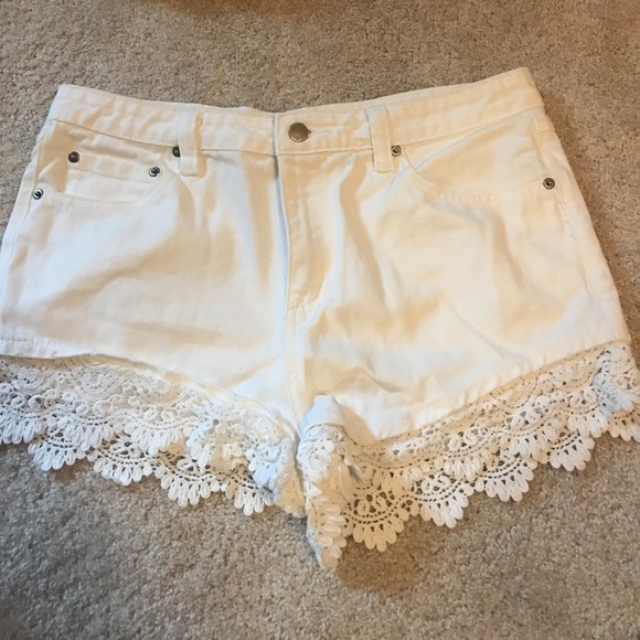 Forever 21 Pants - white shorts