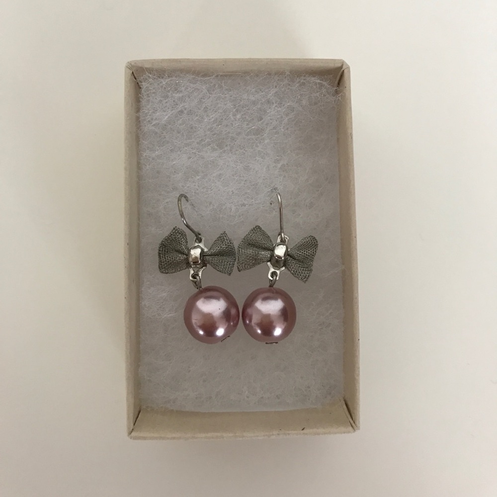Pink Pearl Bow Earrings