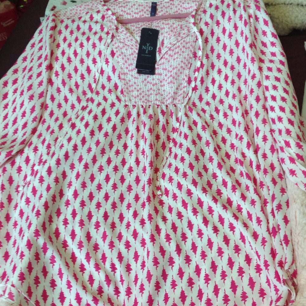 NYDY Los Angeles pink & white print top size M