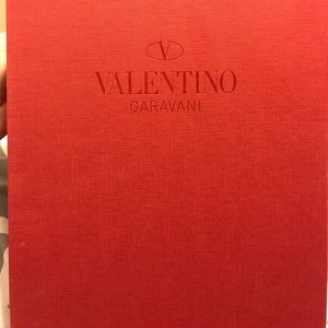 LIKE NEW* Valentino rockstud leather sandals.