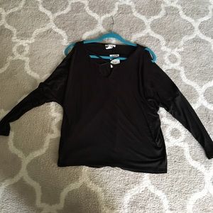 black shoulder less top