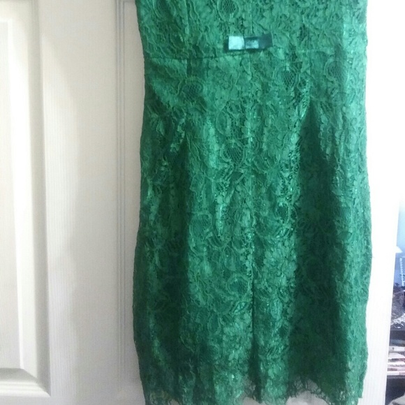 Green lace dress - Picture 3 of 3