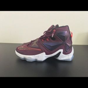 Nike LeBron XIII