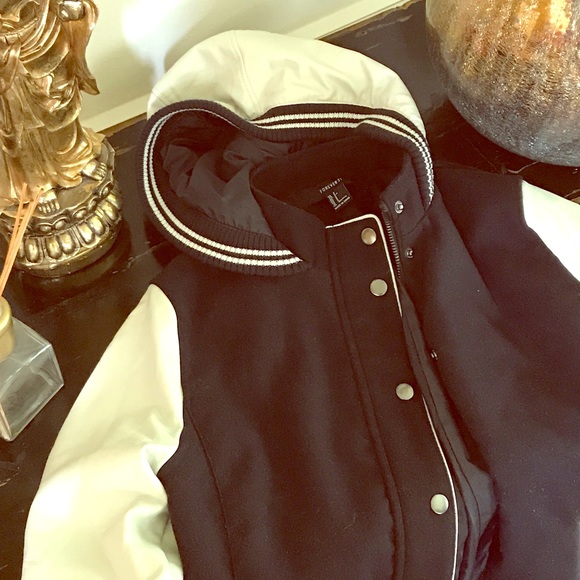 "Navy Blue " Forever 21 Varsity Jacket 🐾 - Picture 1 of 3