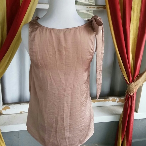 Old Navy woman top champagne color size small bow sleeve - Picture 4 of 5