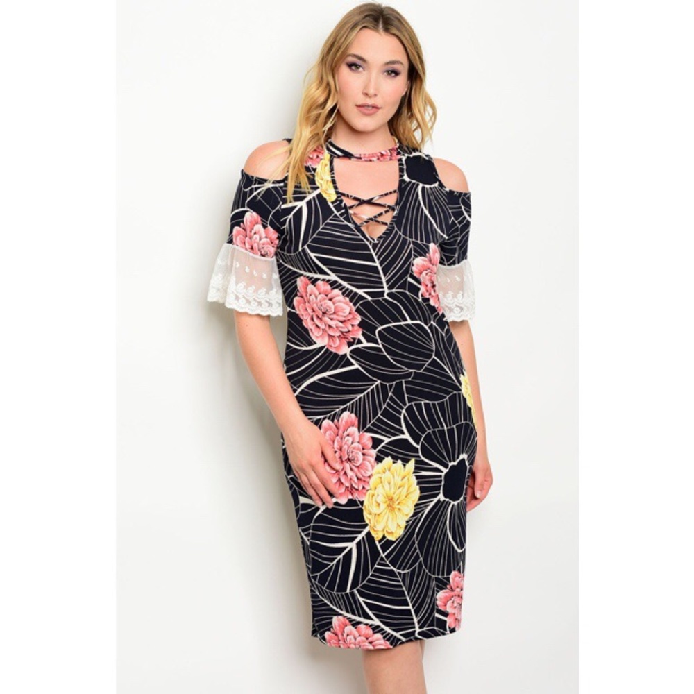 Plus Size Tropical Dress - Picture 2 of 3