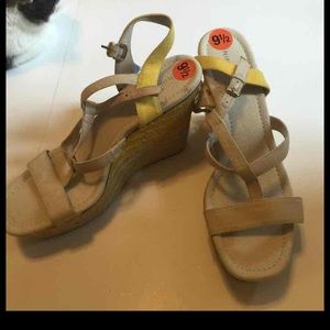 Nine West canvas wedges 9.5 Nine West canvas wedges 9.5
