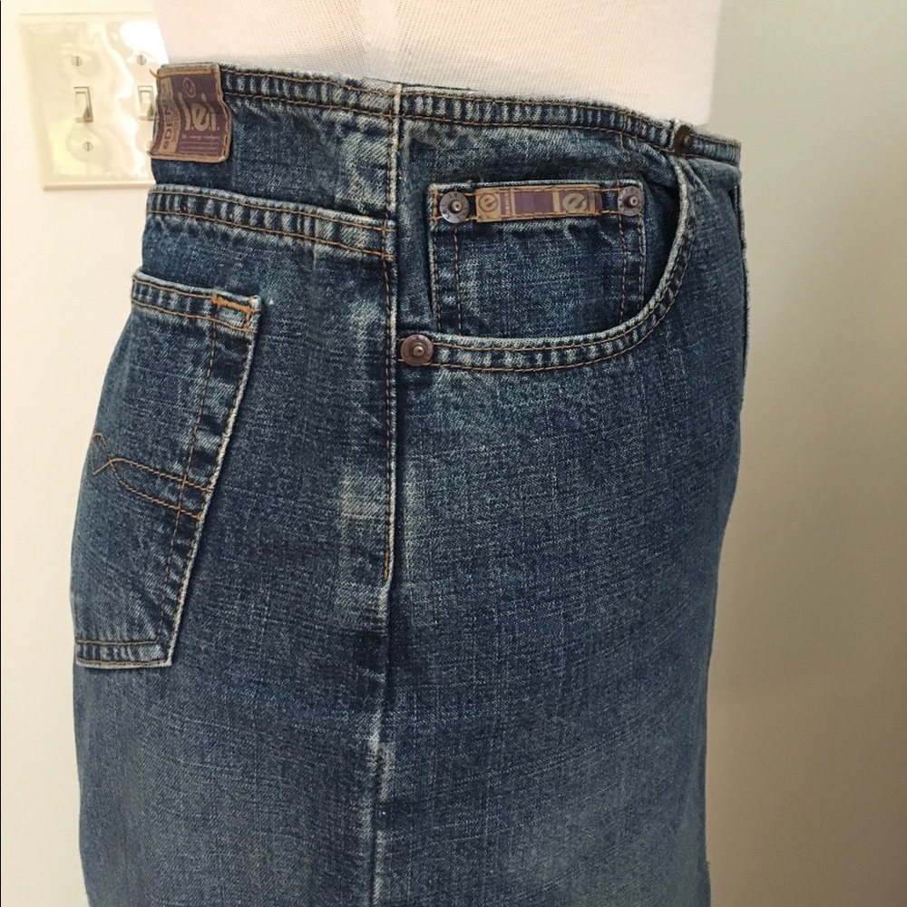 Vintage lei Denim Skirt - Picture 2 of 6