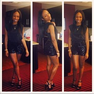 🚨How new item🚨 Black sequin romper