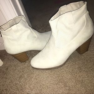 Low-heel Booties