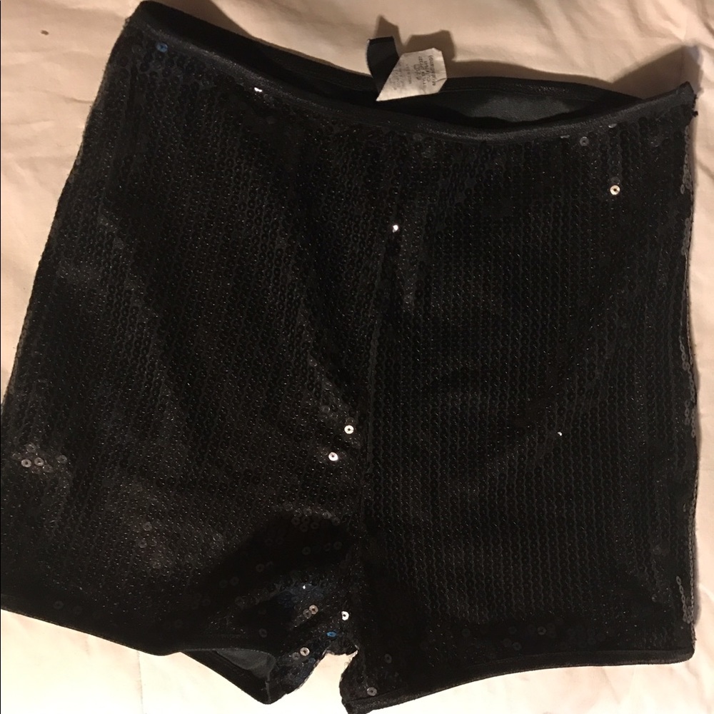Black high-wasted sequins shorts