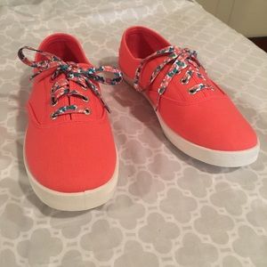🔴NWOT coral shoes✨