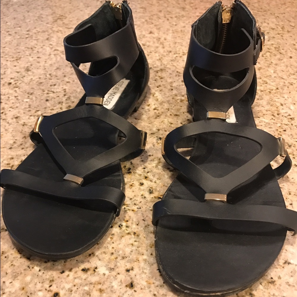 Steve Madden Zip Sandal (fit like 6.5)