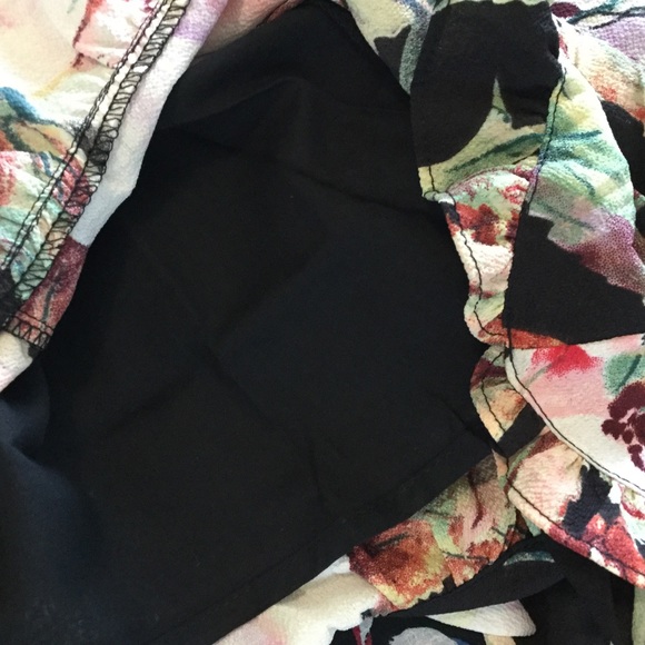 Floral V Neck Romper in Black - Picture 7 of 7