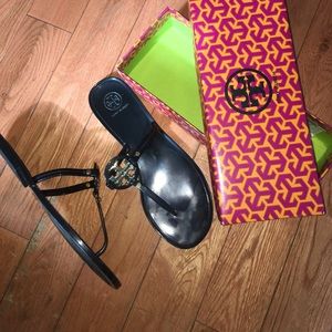 Tory butch sandals