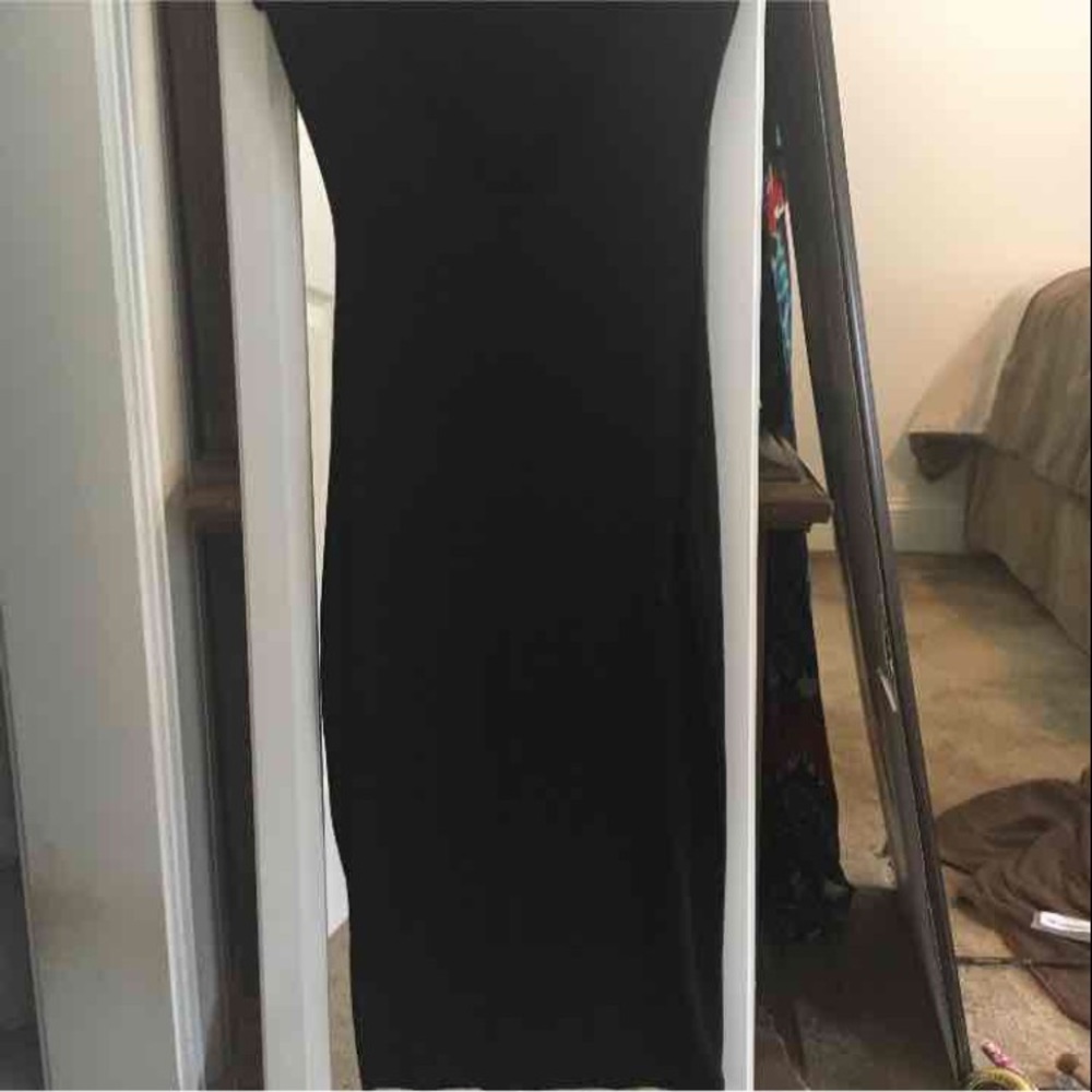 Open back form fitting dress - Picture 3 of 4